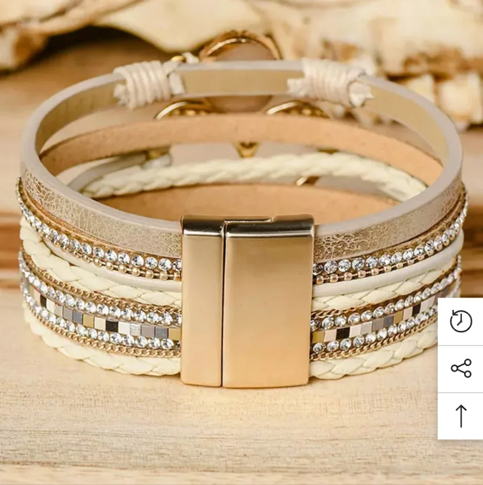 NWT Beige Bohemian Heart Rhinestone Magnetic Buckle Bracelet